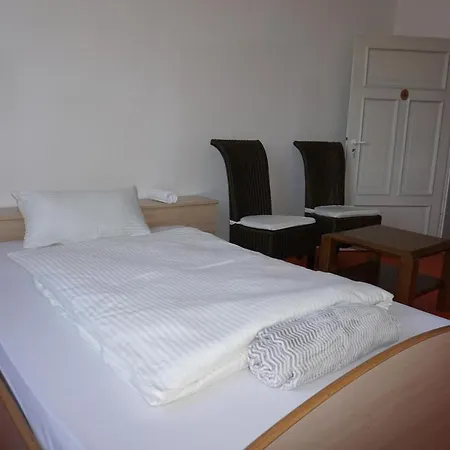 Cityapart Hof Guest house 2*
