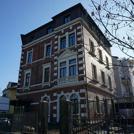 Cityapart Hof 2*